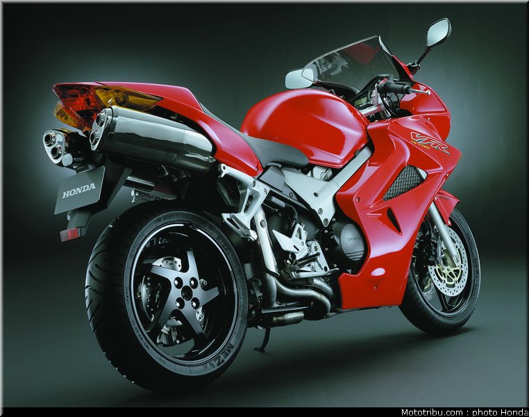 honda_800_vfr_vtec_2002_002
