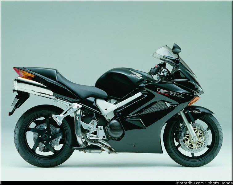 honda_800_vfr_vtec_2002_003