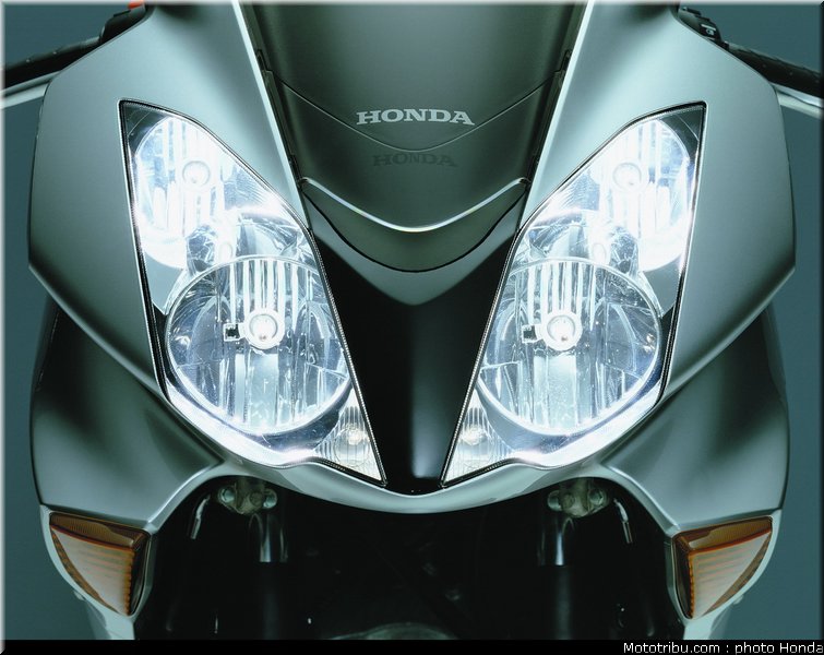 honda_800_vfr_vtes_abs_2002_026