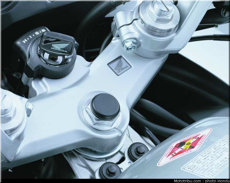 honda_800_vfr_vtes_abs_2002_030