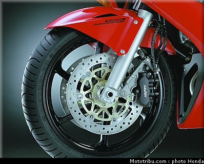 honda_800_vfr_vtec_2002_010.jpg