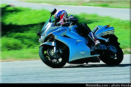 honda_800_vfr_vtec_2002_011.jpg
