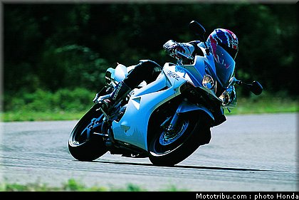 honda_800_vfr_vtec_2002_012.jpg