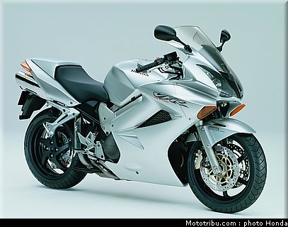 honda_800_vfr_vtes_abs_2002_009.jpg