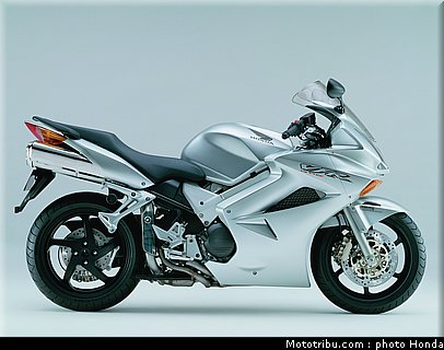 honda_800_vfr_vtes_abs_2002_017.jpg