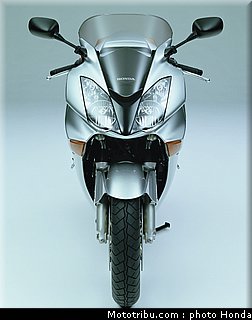 honda_800_vfr_vtes_abs_2002_018.jpg