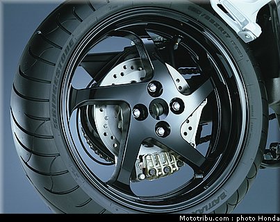 honda_800_vfr_vtes_abs_2002_022.jpg