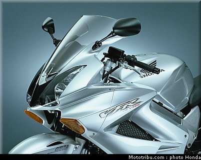 honda_800_vfr_vtes_abs_2002_025.jpg