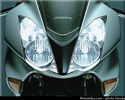 honda_800_vfr_vtes_abs_2002_026.jpg