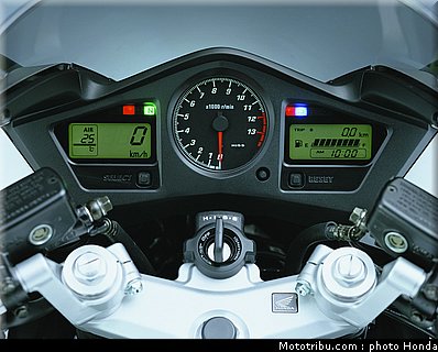 honda_800_vfr_vtes_abs_2002_028.jpg
