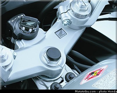 honda_800_vfr_vtes_abs_2002_030.jpg