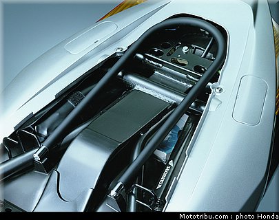 honda_800_vfr_vtes_abs_2002_033.jpg