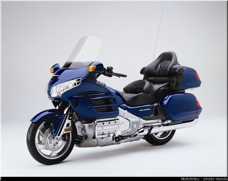 honda_goldwing_2002_1