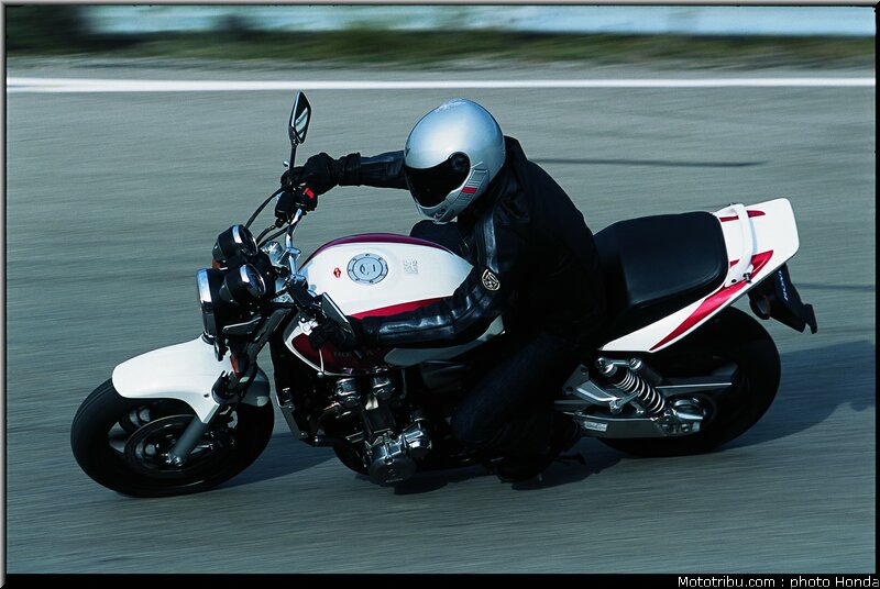 honda_1300cb_2003_002