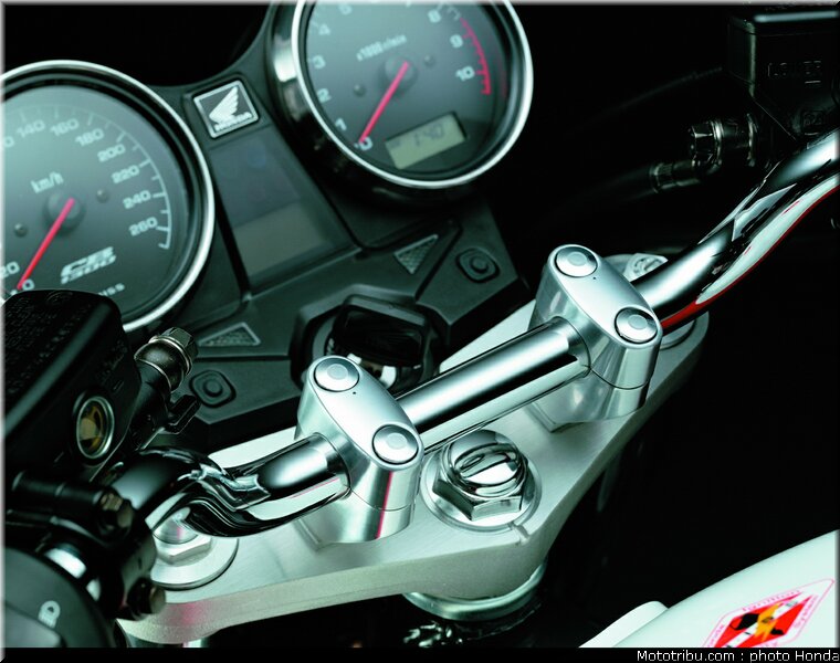 honda_1300cb_2003_022