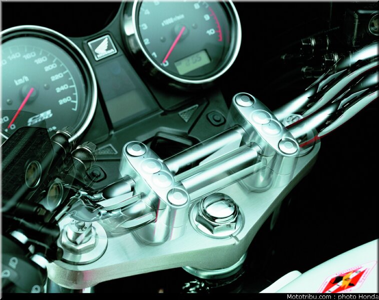 honda_1300cb_2003_023