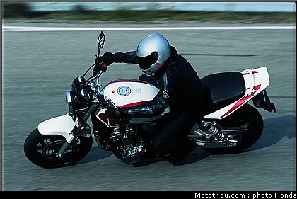 honda_1300cb_2003_002.jpg