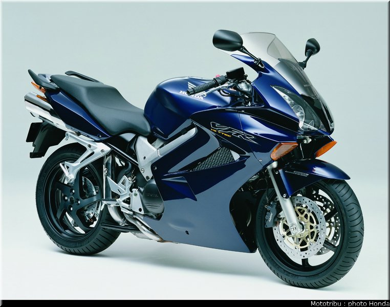 honda_800_vfr_2003_002