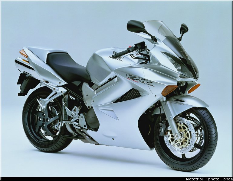 honda_800_vfr_2003_005