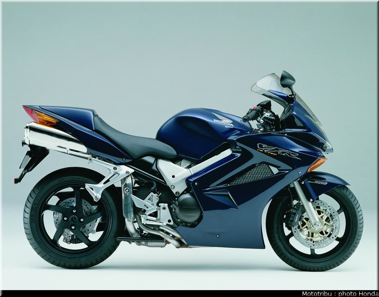 honda_800_vfr_2003_009