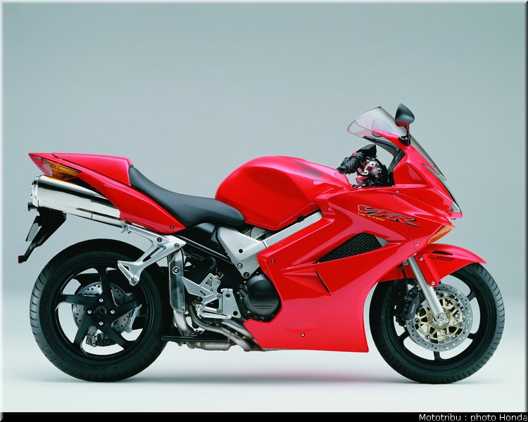 honda_800_vfr_2003_011