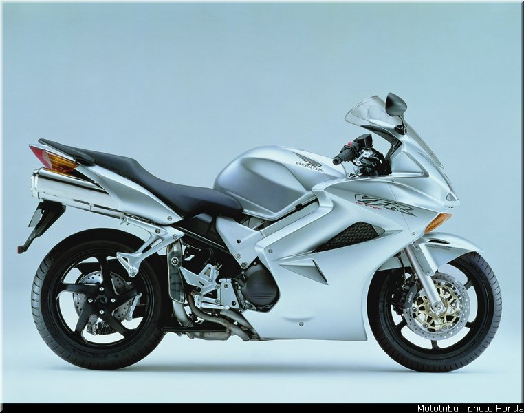 honda_800_vfr_2003_014