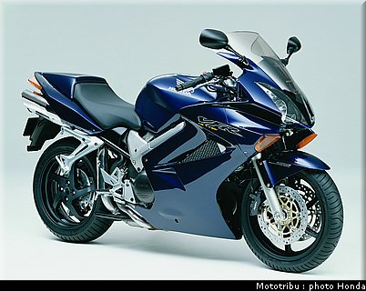 honda_800_vfr_2003_001.jpg
