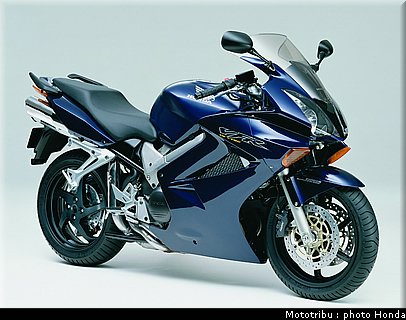 honda_800_vfr_2003_002.jpg