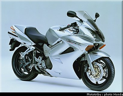 honda_800_vfr_2003_005.jpg