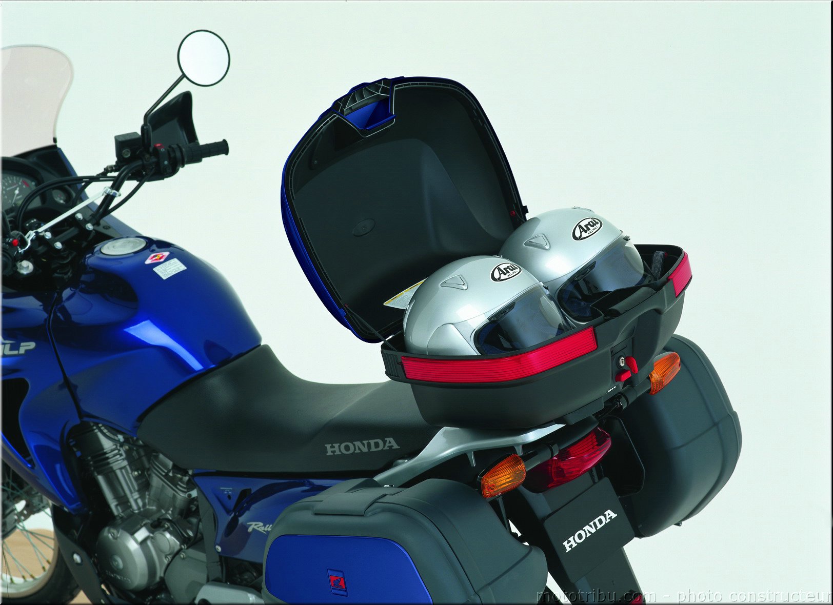 MOTO 