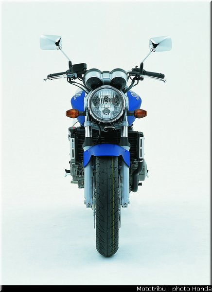 honda_600hornet_2004_011