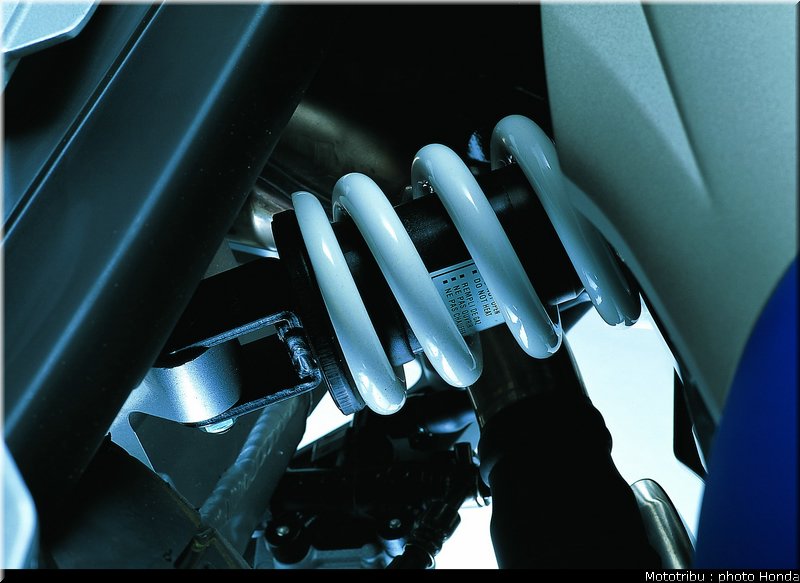 honda_600hornet_2004_014