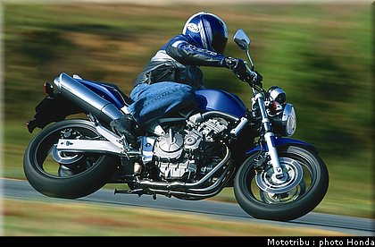 honda_600hornet_2004_001.jpg