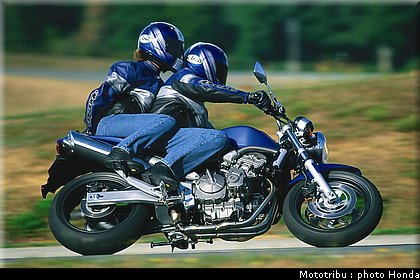 honda_600hornet_2004_003.jpg