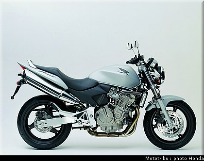 honda_600hornet_2004_008.jpg