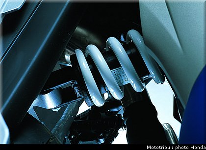 honda_600hornet_2004_014.jpg