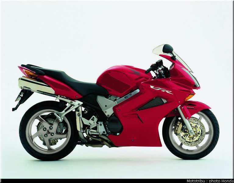 honda_800_vfr_2004_003