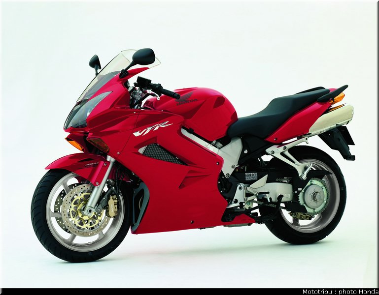 honda_800_vfr_2004_009