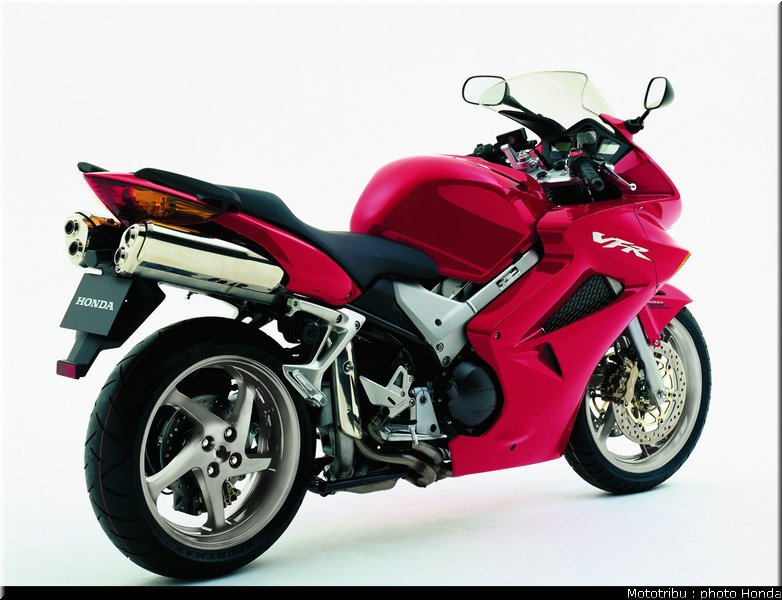 honda_800_vfr_2004_010