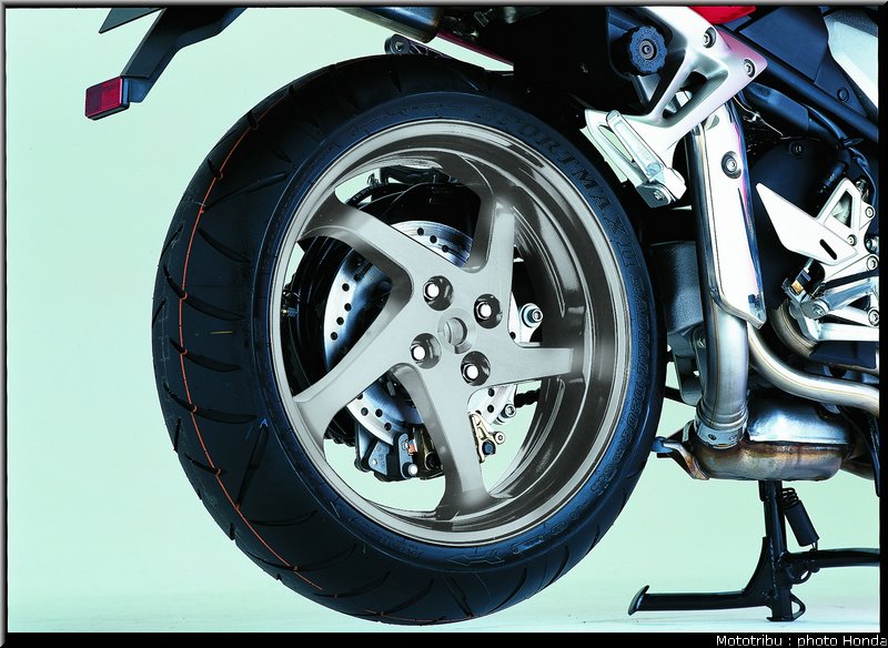honda_800_vfr_2004_016