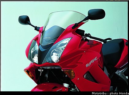 honda_800_vfr_2004_001.jpg