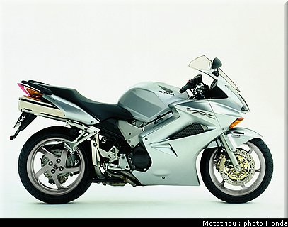 honda_800_vfr_2004_005.jpg