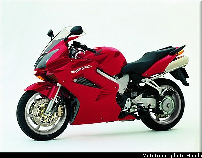 honda_800_vfr_2004_009.jpg