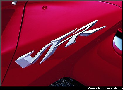 honda_800_vfr_2004_014.jpg