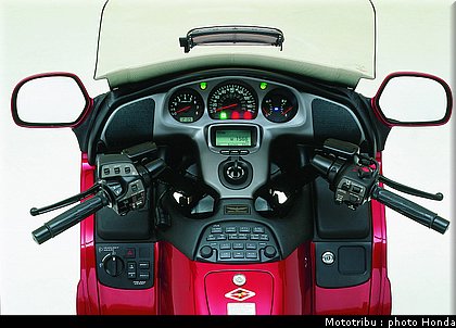 honda_goldwing_2004_008.jpg