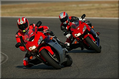 honda-1000cbr-2005-004.jpg