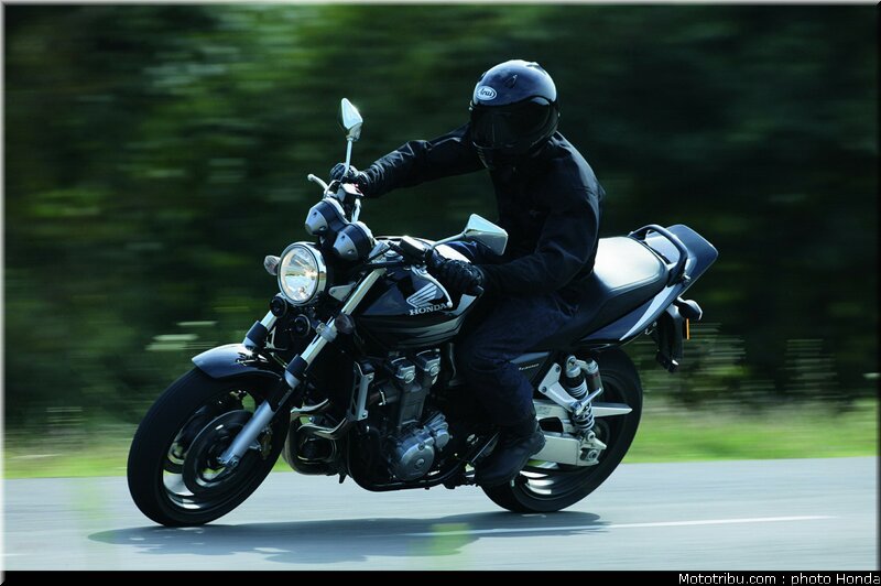 honda_cb1300_2005_005