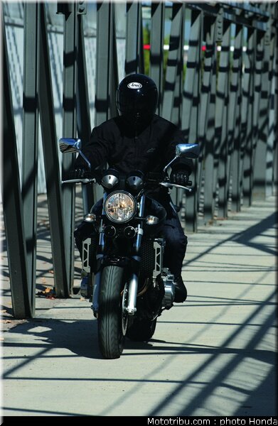 honda_cb1300_2005_008