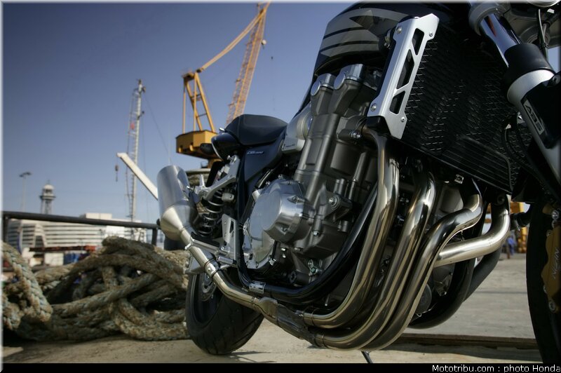 honda_cb1300_2005_009