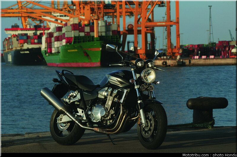 honda_cb1300_2005_011